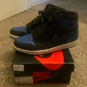 Air Jordan 1 Royals Size 9.5 Men 2017